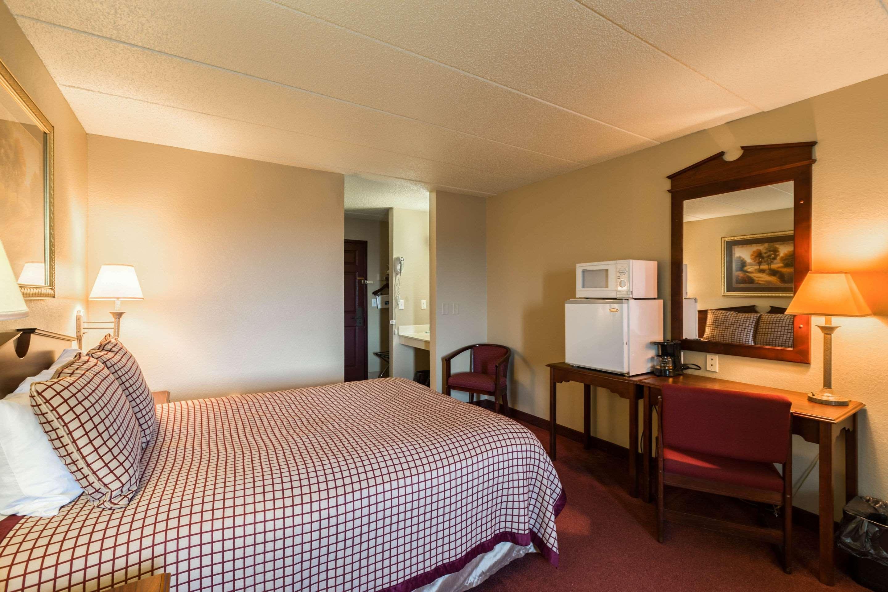 Rodeway Inn Norfolk Dış mekan fotoğraf